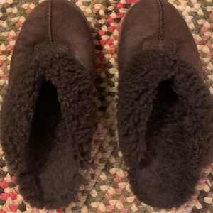 UGG slippers-dark brown